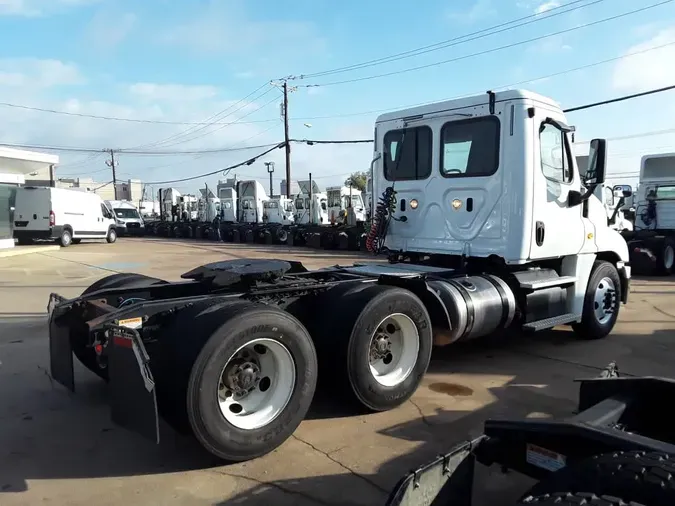 2018 FREIGHTLINER/MERCEDES CASCADIA 125