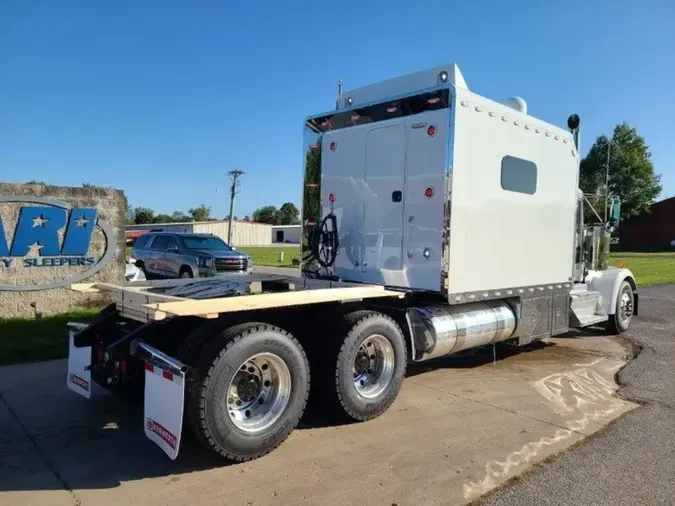 2025 Kenworth W900L