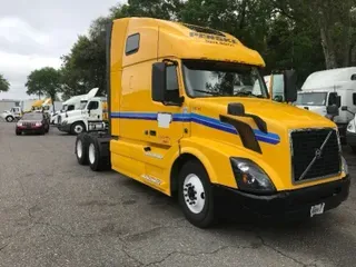 2017 VOLVO VNL64670
