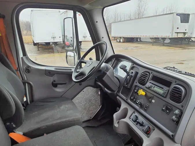 2016 FREIGHTLINER/MERCEDES M2 106