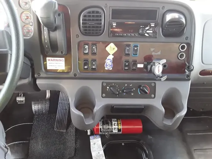 2020 FREIGHTLINER/MERCEDES M2 106