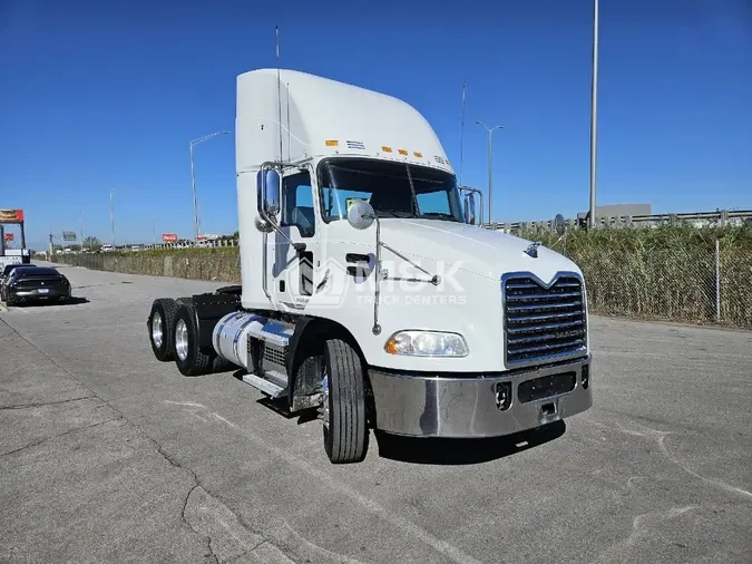 2018 MACK CXU613