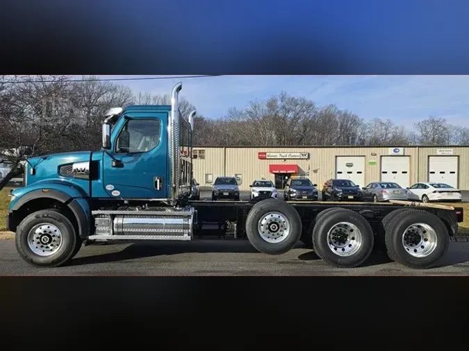 2025 WESTERN STAR 49X549ca363069fec20b6a95afd0661d215