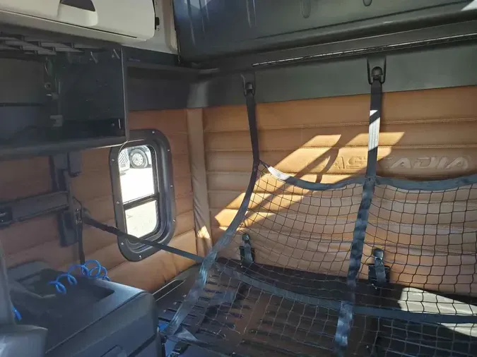 2020 FREIGHTLINER Cascadia 126