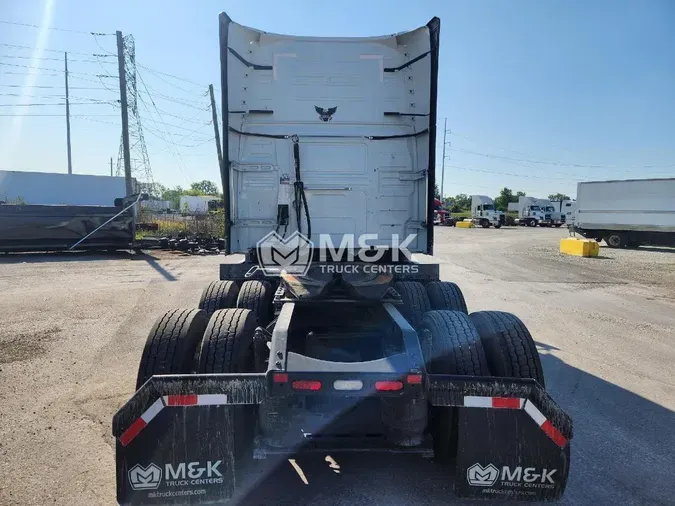 2023 VOLVO VNL64T760