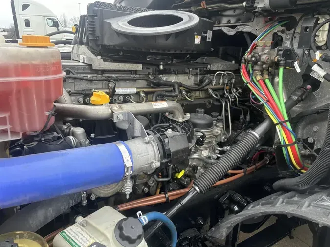 2019 Freightliner Cascadia 126