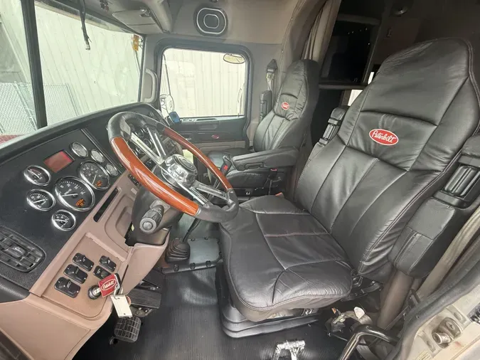 2016 Peterbilt 389