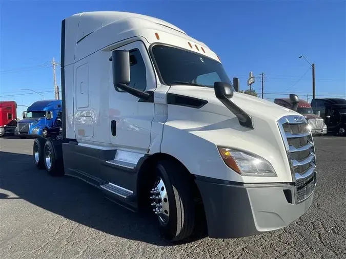 2020 FREIGHTLINER CA116