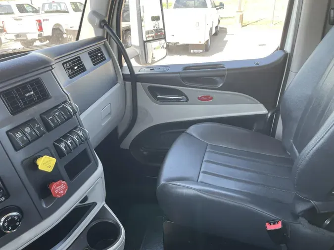 2022 Peterbilt 567
