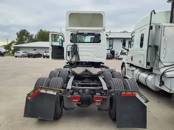 2019 NAVISTAR INTERNATIONAL LT625 DAYCAB T/A