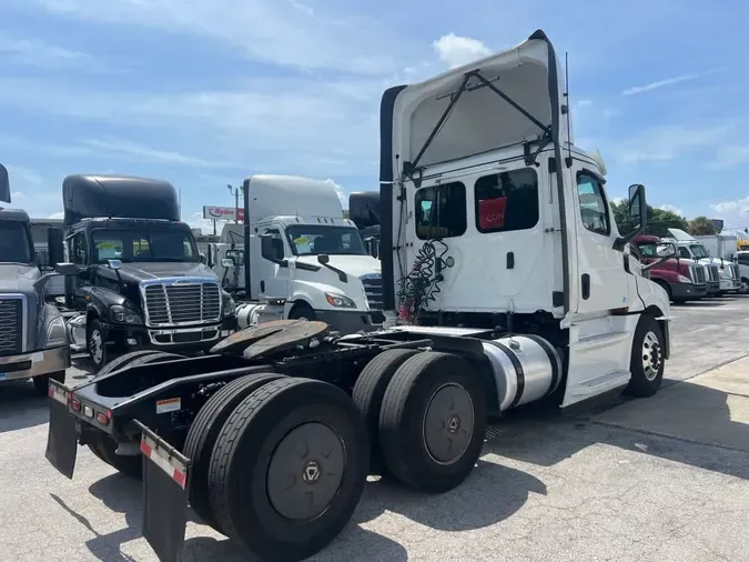 2019 FREIGHTLINER PT126064ST