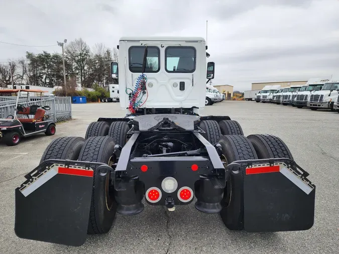 2017 FREIGHTLINER/MERCEDES CASCADIA 125