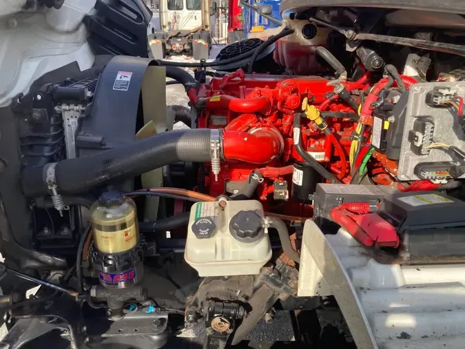 2020 FREIGHTLINER/MERCEDES M2 106