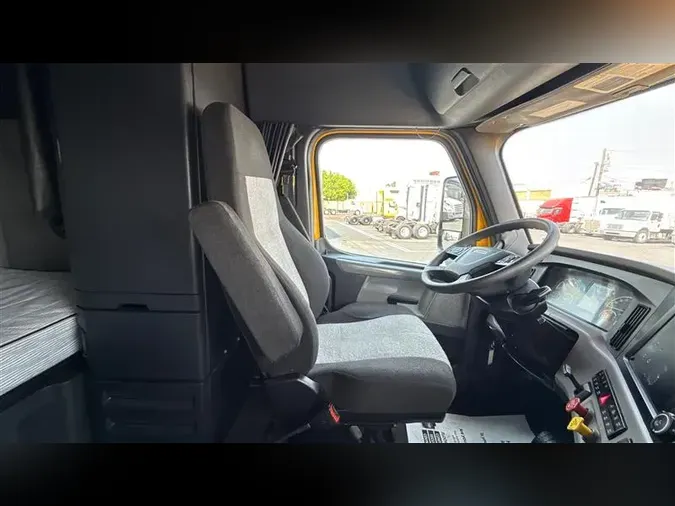 2020 FREIGHTLINER CA126