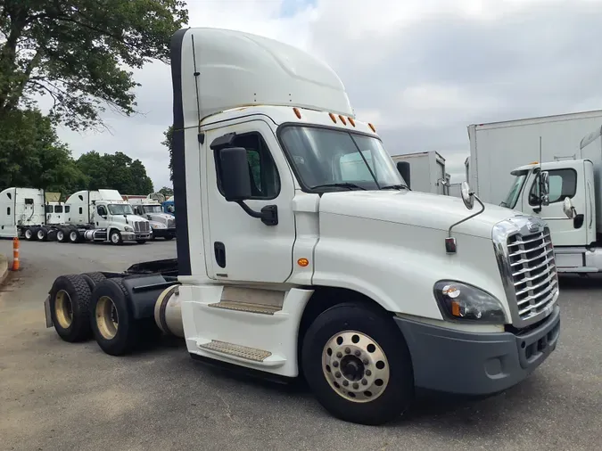 2019 FREIGHTLINER/MERCEDES CASCADIA 125