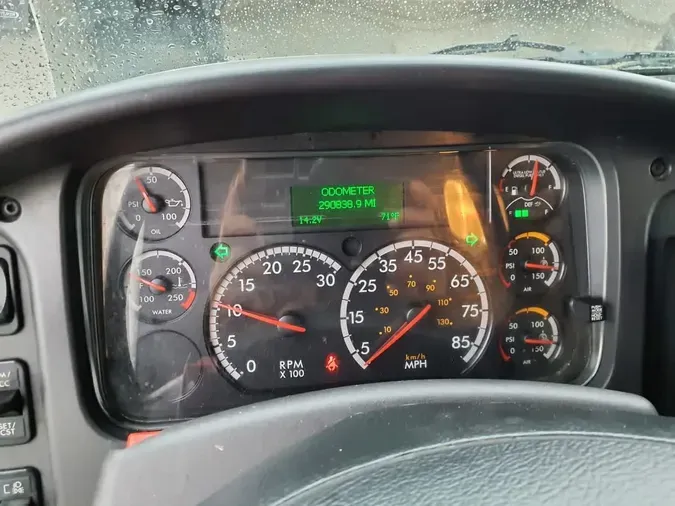 2020 FREIGHTLINER/MERCEDES M2 106