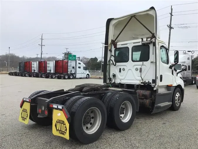 2020 FREIGHTLINER CA126