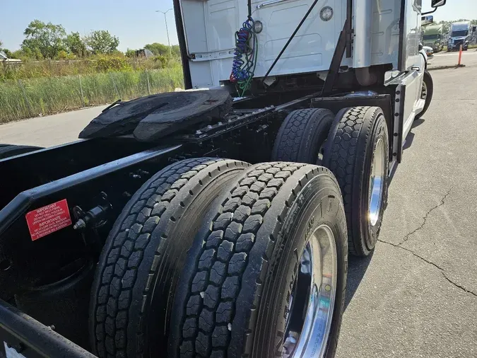 2024 VOLVO VNL64T860
