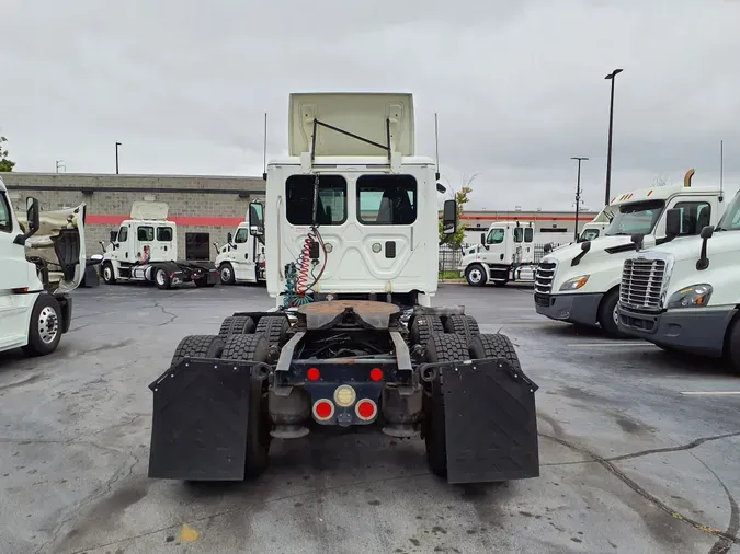 2016 FREIGHTLINER/MERCEDES CASCADIA 125