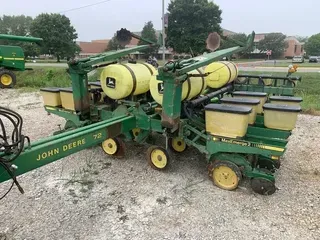 1990 John Deere 7200