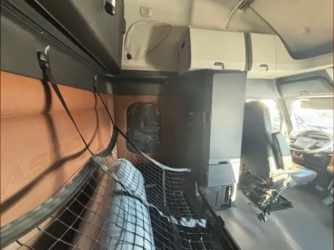 2020 Freightliner Cascadia 126