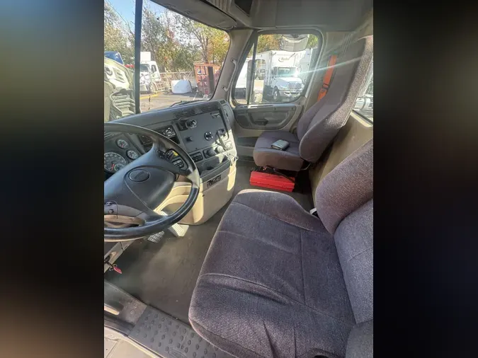 2018 FREIGHTLINER/MERCEDES CASCADIA 125