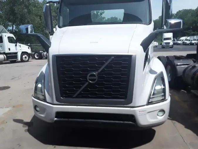2019 VOLVO VNR42T 300