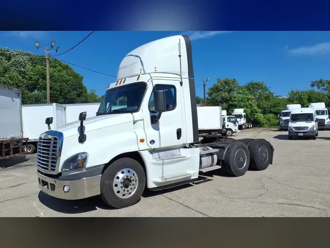 2019 FREIGHTLINER/MERCEDES CASCADIA 12554c65d26c943b0d57d75cb2ab1c5b5ec