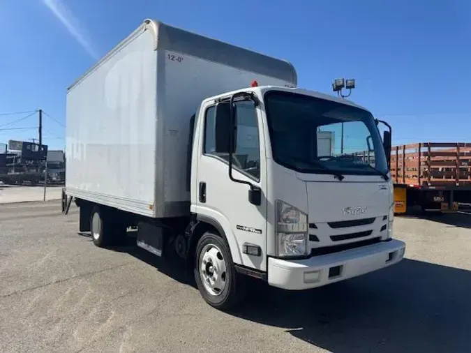 2022 Isuzu NPR-XD