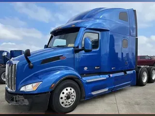2023 PETERBILT 579