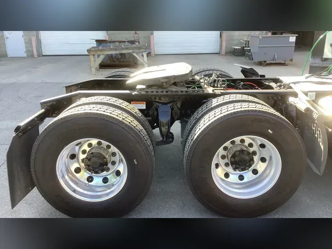 2020 Freightliner Cascadia 126