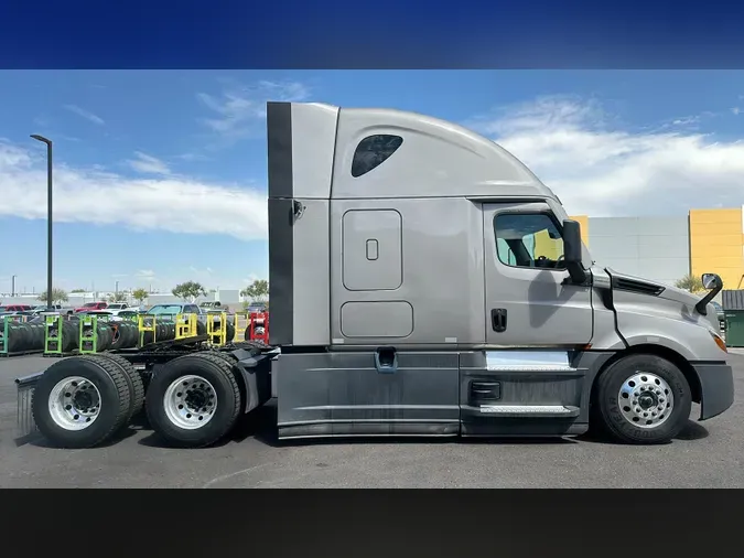 2023 Freightliner Cascadia