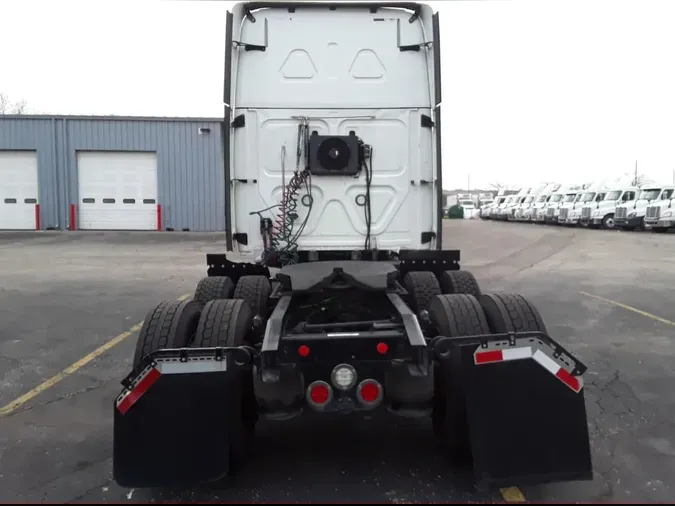 2018 FREIGHTLINER/MERCEDES CASCADIA 125