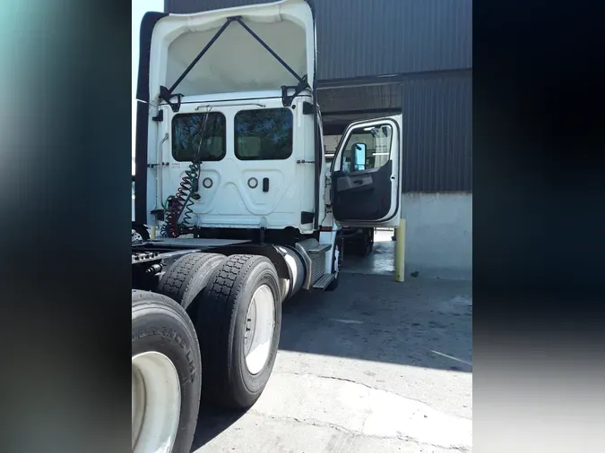 2019 FREIGHTLINER/MERCEDES NEW CASCADIA PX12664