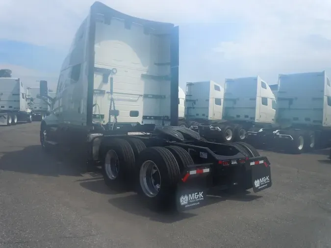 2025 VOLVO VNL64T860