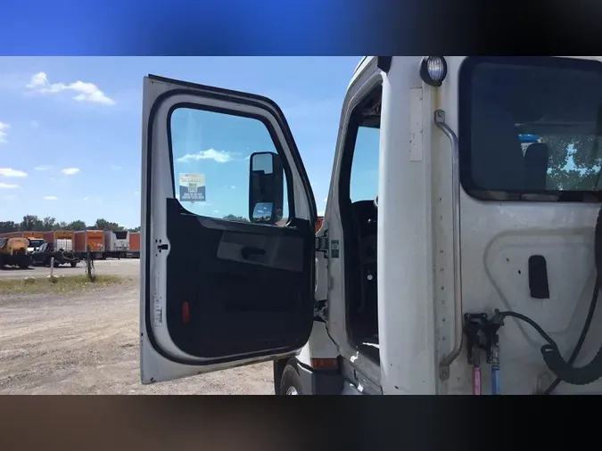 2020 Freightliner Cascadia 126