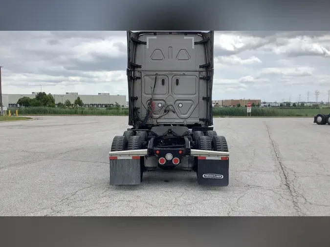 2024 Freightliner Cascadia 126