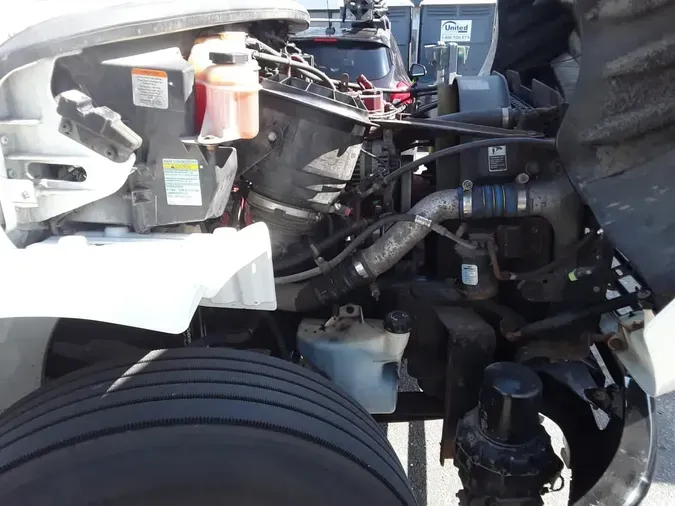 2018 FREIGHTLINER M2 106