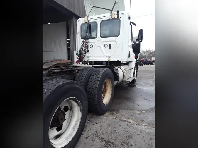 2019 FREIGHTLINER/MERCEDES CASCADIA 125