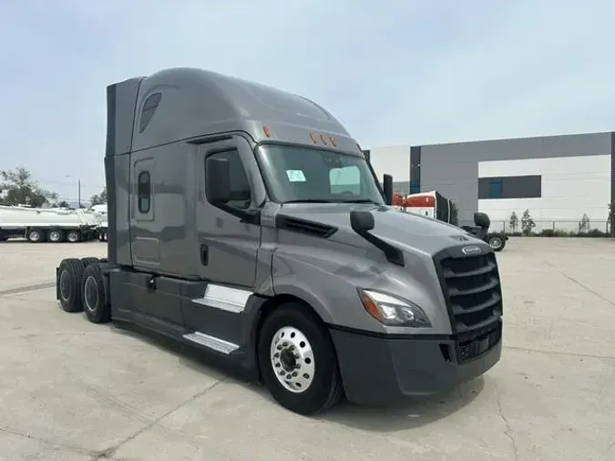 2022 Freightliner Cascadia