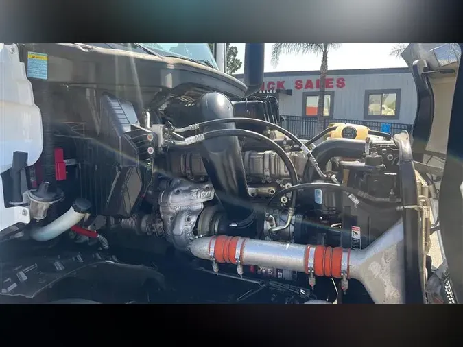 2021 FREIGHTLINER CA126