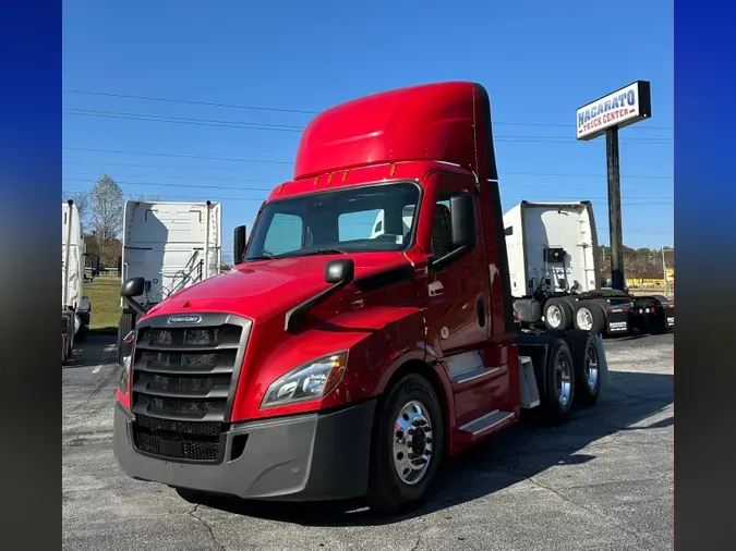 2021 FREIGHTLINER CASCADIA 126