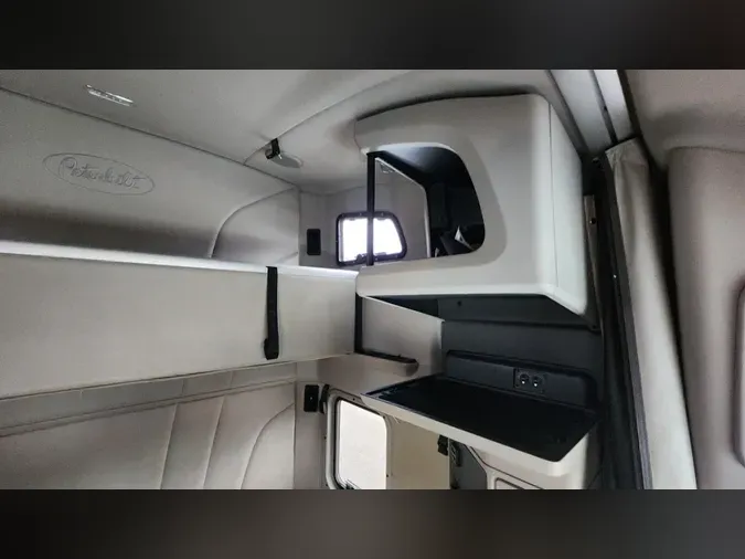 2021 Peterbilt 579