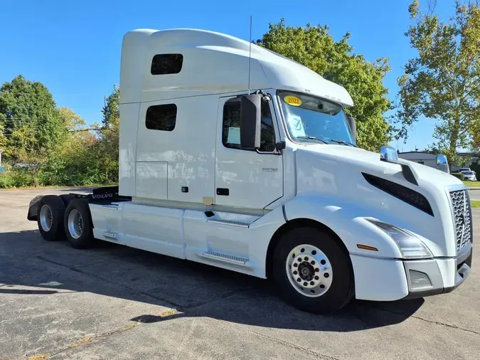 2021 VOLVO VNL64T-76054e81d119c8a2c13dae6a0b1599437d8