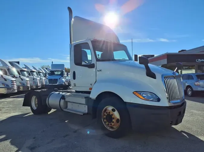2021 NAVISTAR INTERNATIONAL LT625 DAYCAB S/A