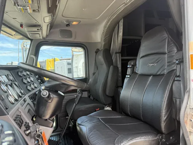 2019 Peterbilt 389