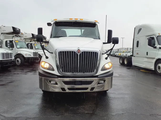 2019 NAVISTAR INTERNATIONAL RH613 DAYCAB S/A