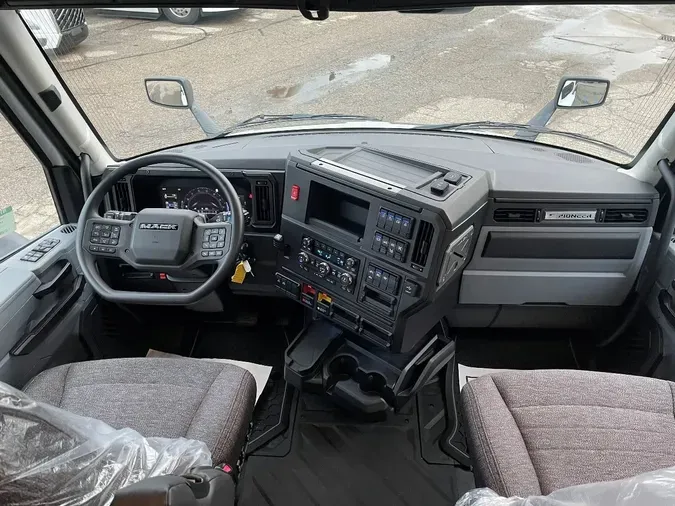 2026 MACK Pioneer 76" High Roof54f0f60f56add937fade7303572ccd59