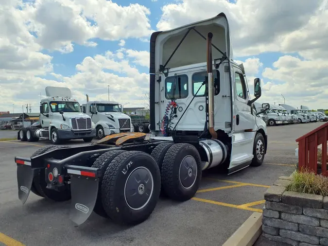 2021 FREIGHTLINER/MERCEDES NEW CASCADIA PX12664