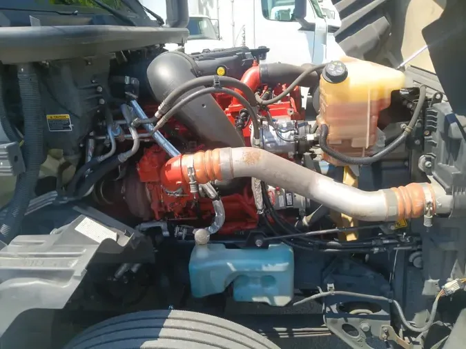 2019 NAVISTAR INTERNATIONAL LT625 SLPR CAB